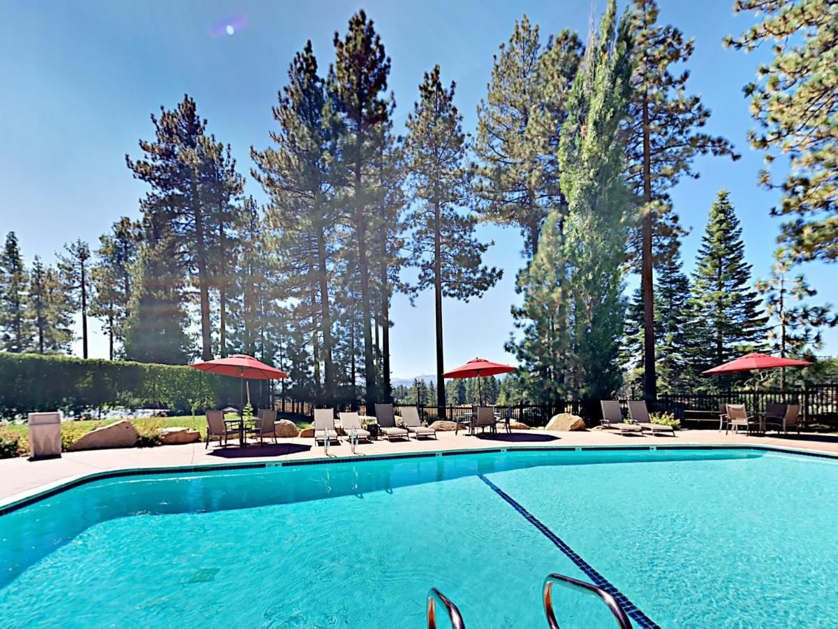 Popular attractions Area Nearby Property